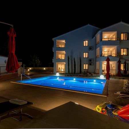 Villa Anja 2Nd Floor Перой Екстер'єр фото