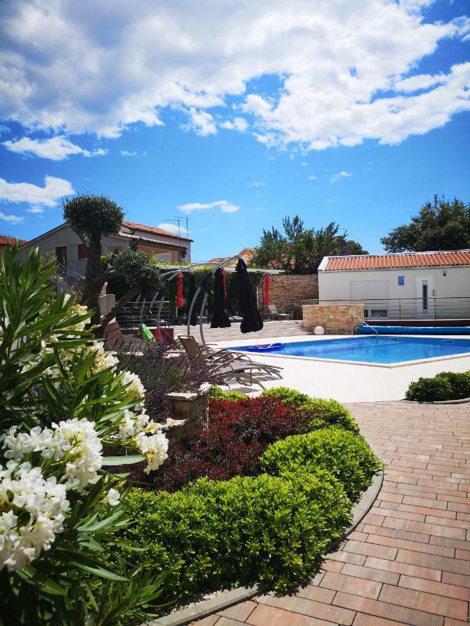 Villa Anja 2Nd Floor Перой Екстер'єр фото