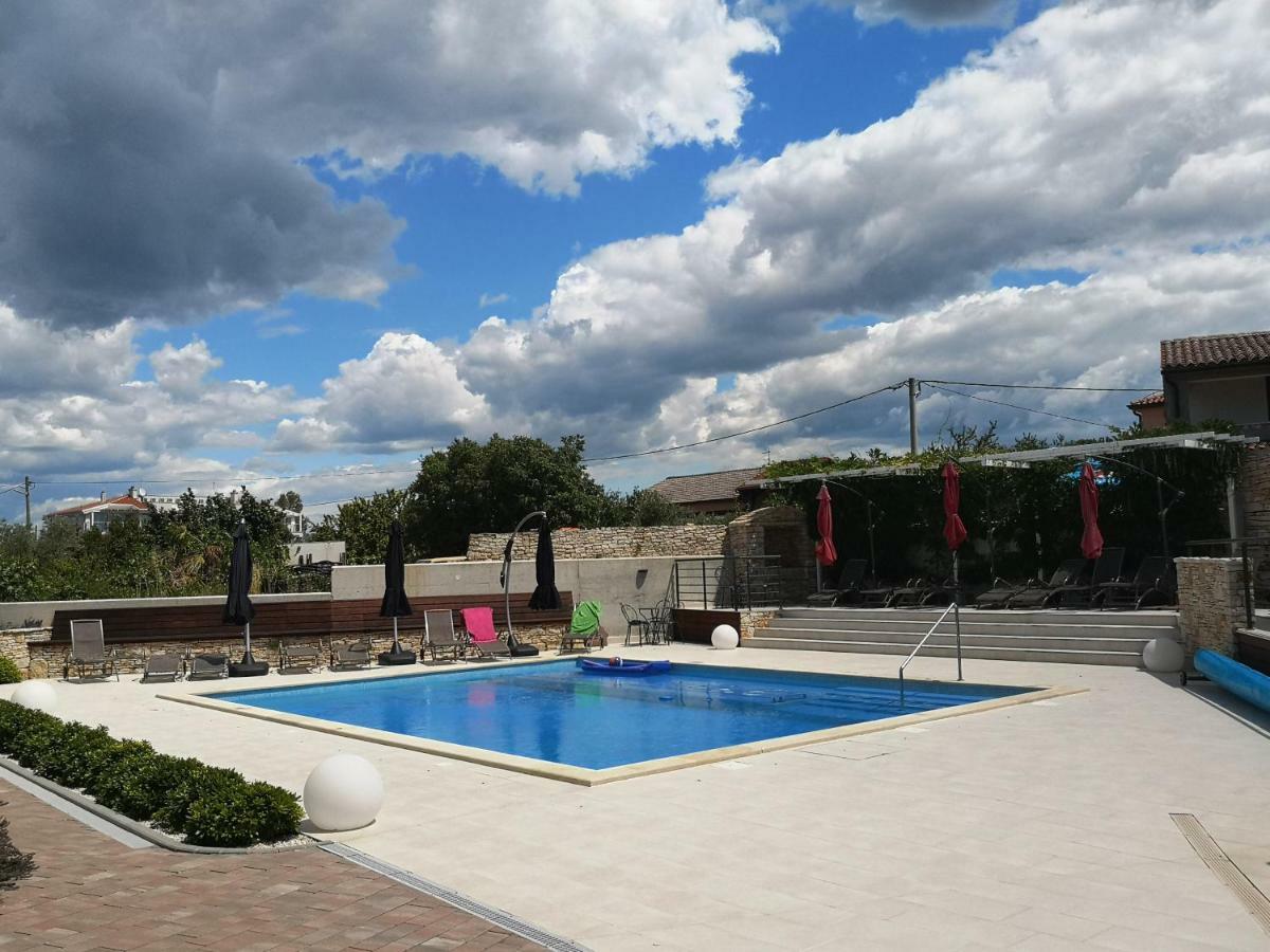 Villa Anja 2Nd Floor Перой Екстер'єр фото